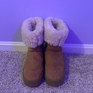 H&M fuzzy winter boots